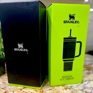 Stanley - The Halloween 40oz limited edition tumbler mug in WEB GLOW. Unused